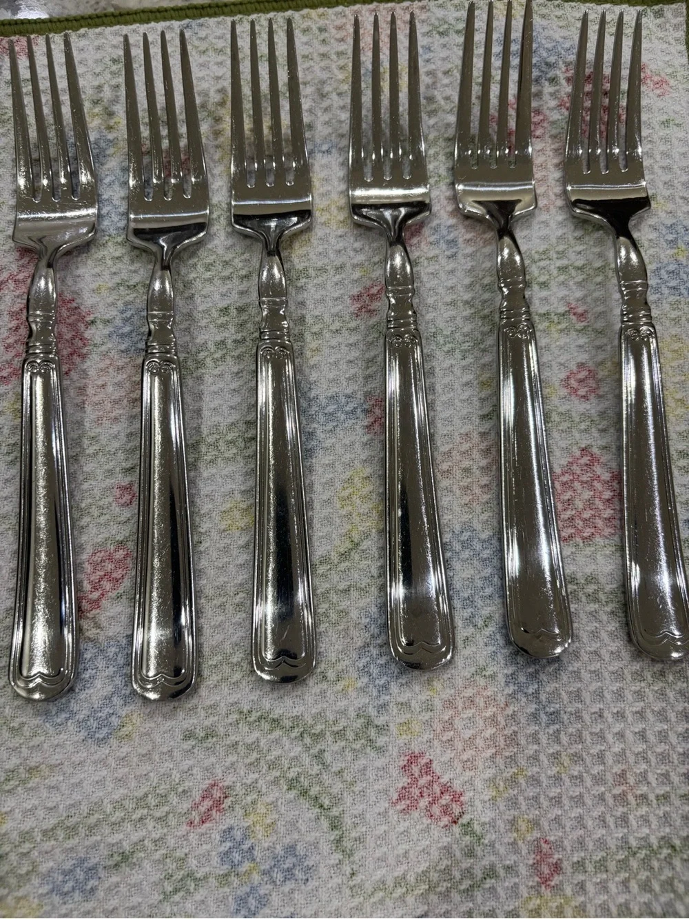 28 Pc Zwilling J.A. Henckels Vintage 1876 Stainless Steel Flatware.